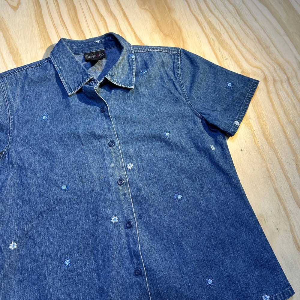 Style & Co Womens 8 Blue Denim Embroidered Floral Short Sleeve Button Up Shirt